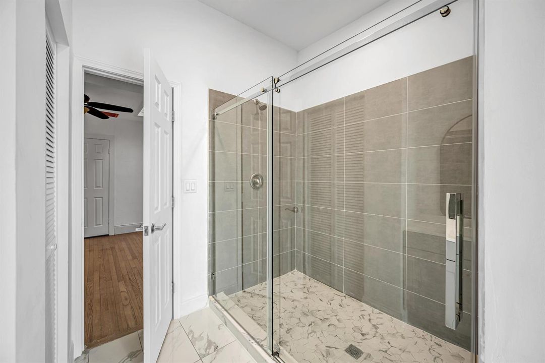 1413 NE 4TH CT-44