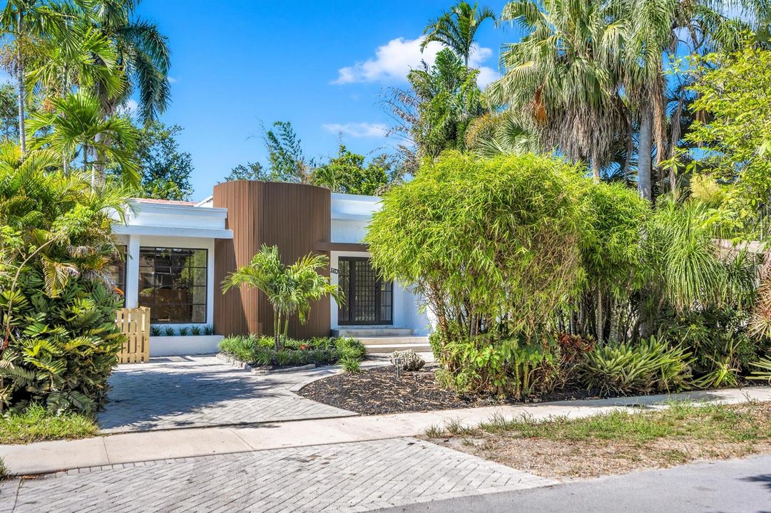 1413 NE 4TH CT-1