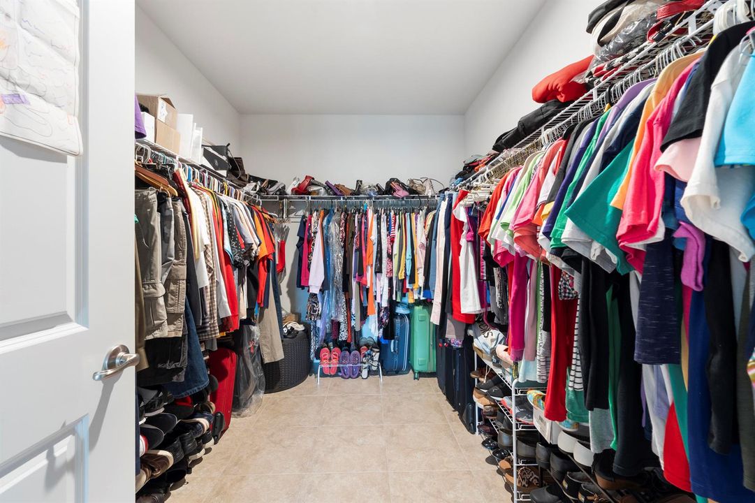 Walk in closet