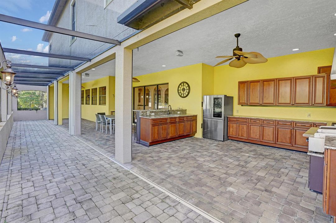 Outdoor Kitchen