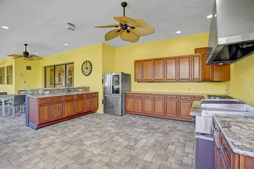 Outdoor Kitchen