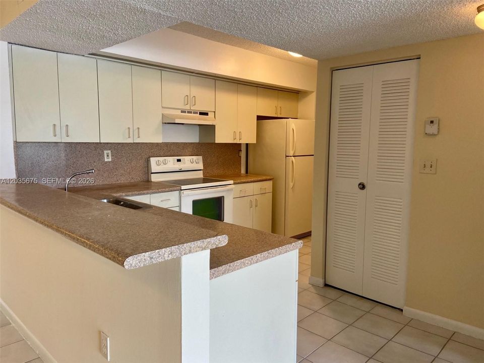En Venta: $225,000 (1 camas, 1 baños, 813 Pies cuadrados)