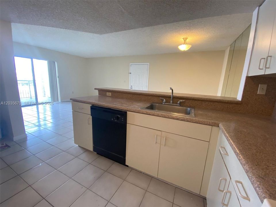 En Venta: $225,000 (1 camas, 1 baños, 813 Pies cuadrados)