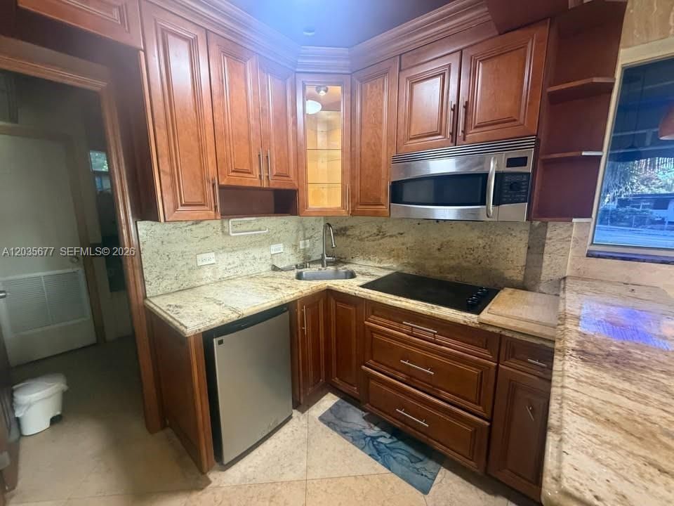 For Rent: $1,499 (1 beds, 1 baths, 700 Square Feet)