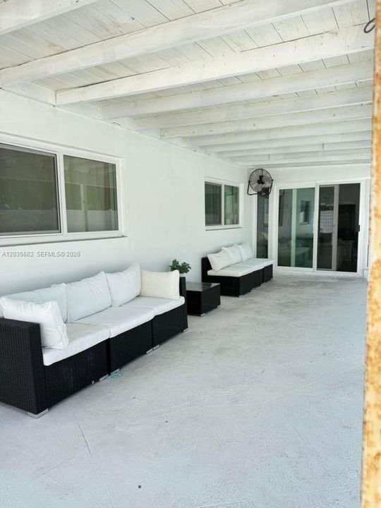 For Rent: $3,900 (3 beds, 2 baths, 1528 Square Feet)