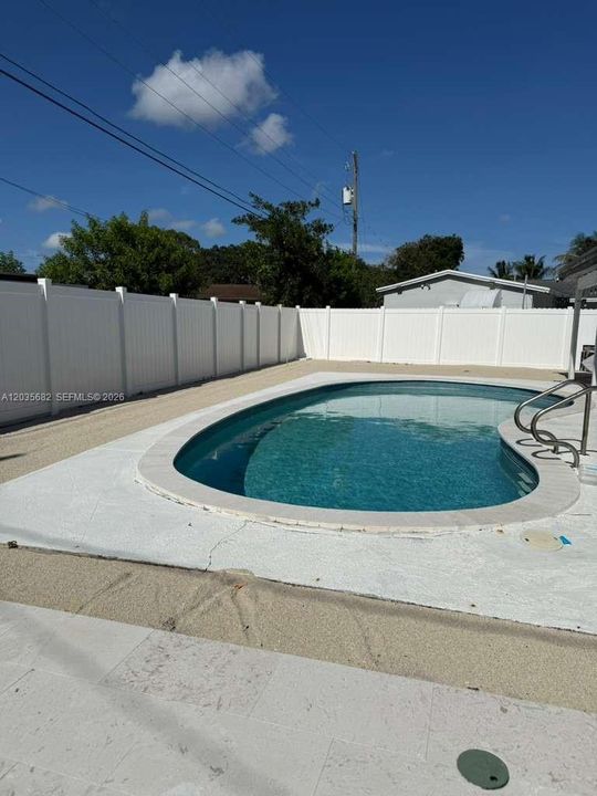 For Rent: $3,900 (3 beds, 2 baths, 1528 Square Feet)