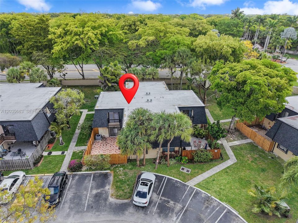 For Rent: $2,600 (2 beds, 2 baths, 1302 Square Feet)
