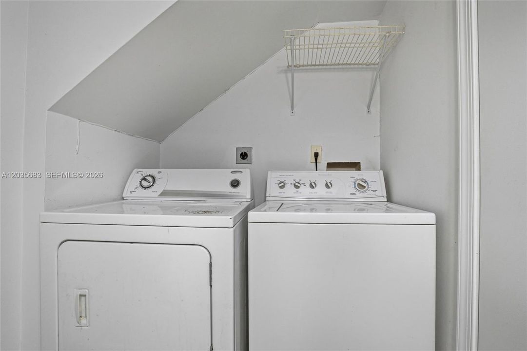 For Rent: $2,600 (2 beds, 2 baths, 1302 Square Feet)