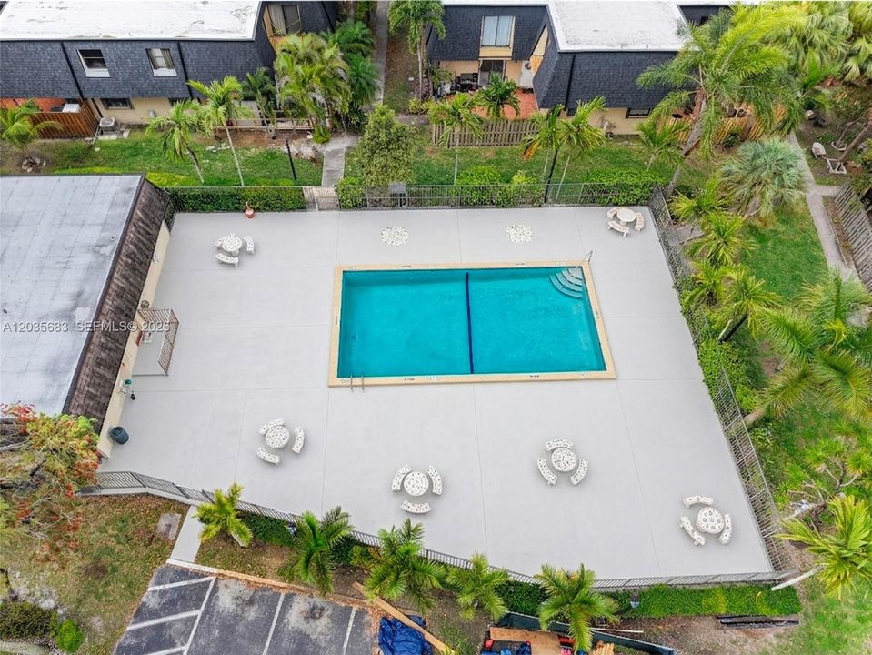 For Rent: $2,600 (2 beds, 2 baths, 1302 Square Feet)