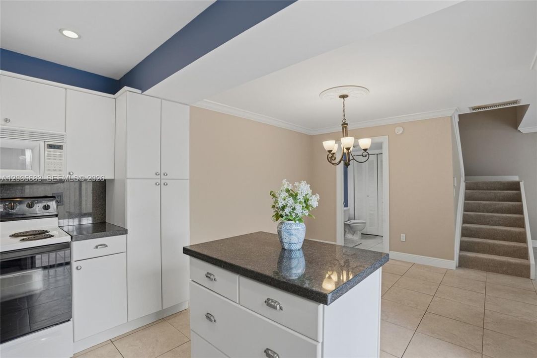 For Rent: $2,600 (2 beds, 2 baths, 1302 Square Feet)