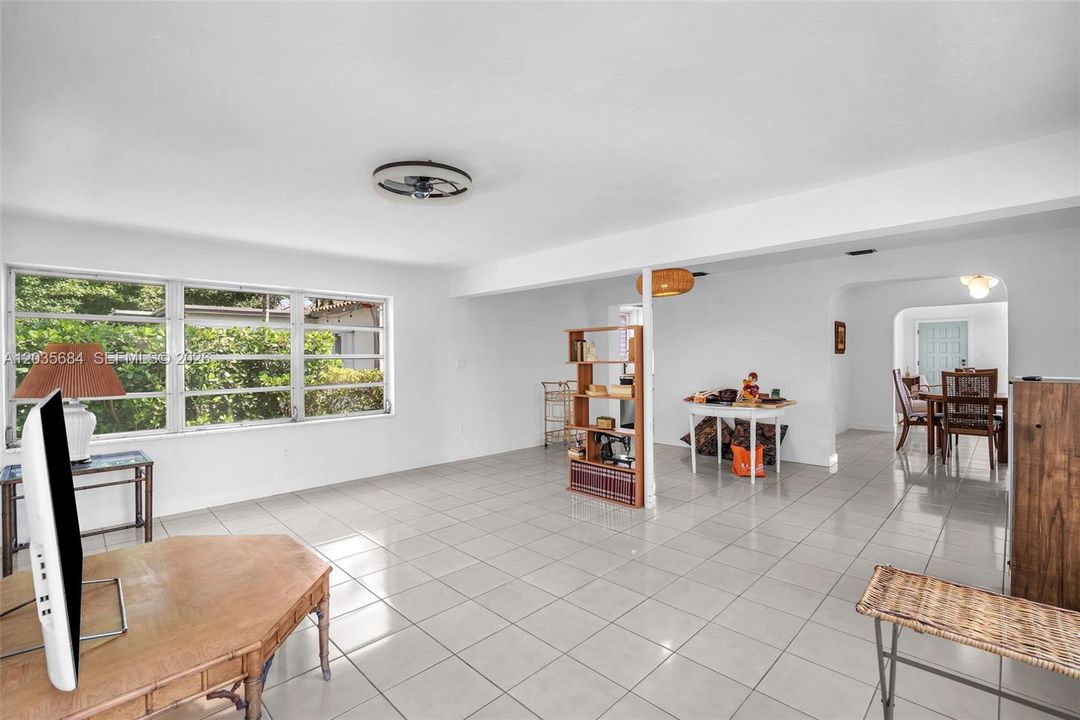 В аренду: $3,800 (2 спален, 1 ванн, 1340 Квадратных фут)