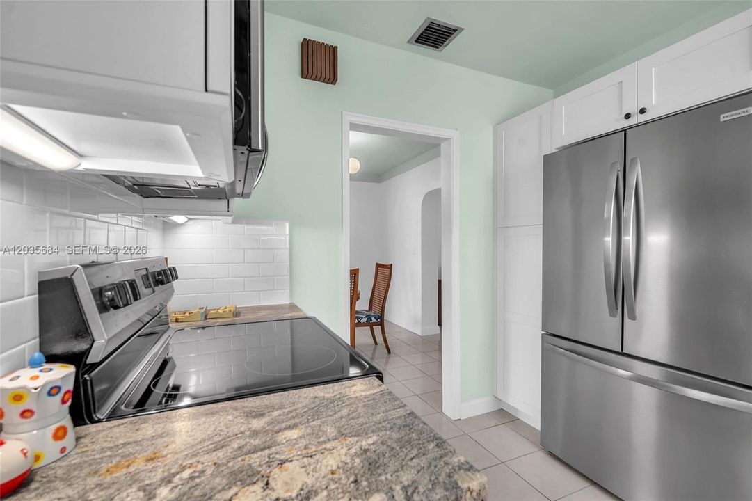 В аренду: $3,800 (2 спален, 1 ванн, 1340 Квадратных фут)
