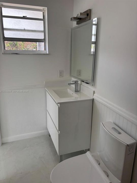 For Sale: $365,000 (2 beds, 2 baths, 999 Square Feet)