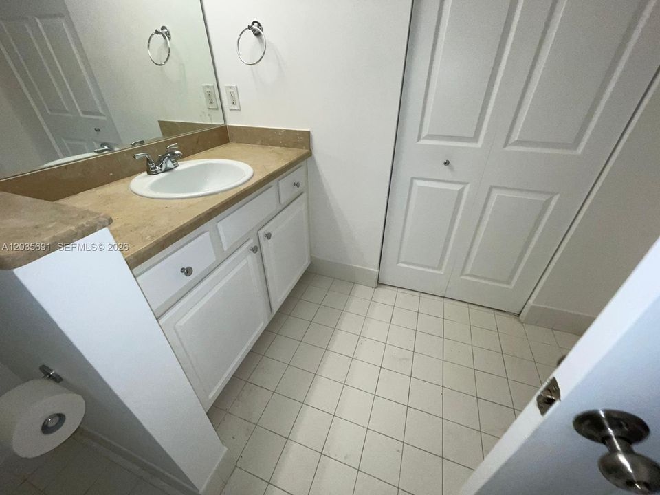 For Rent: $3,200 (3 beds, 2 baths, 1407 Square Feet)