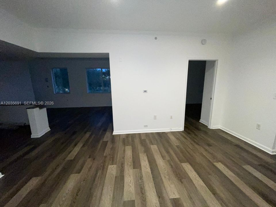 For Rent: $3,200 (3 beds, 2 baths, 1407 Square Feet)