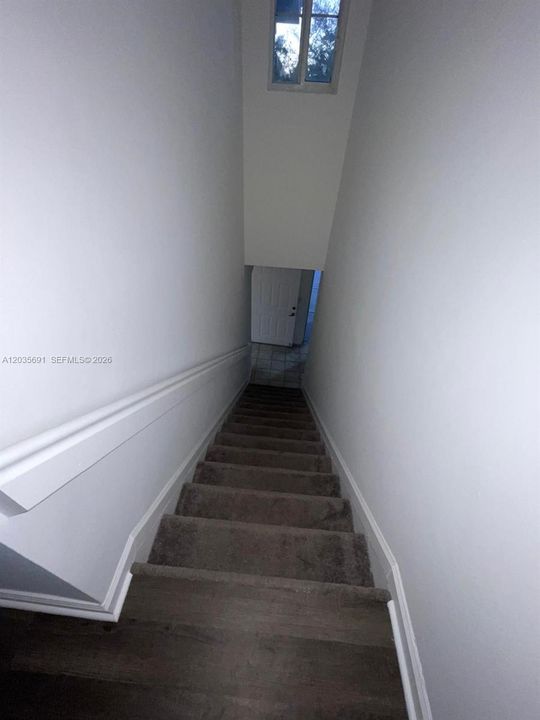 For Rent: $3,200 (3 beds, 2 baths, 1407 Square Feet)
