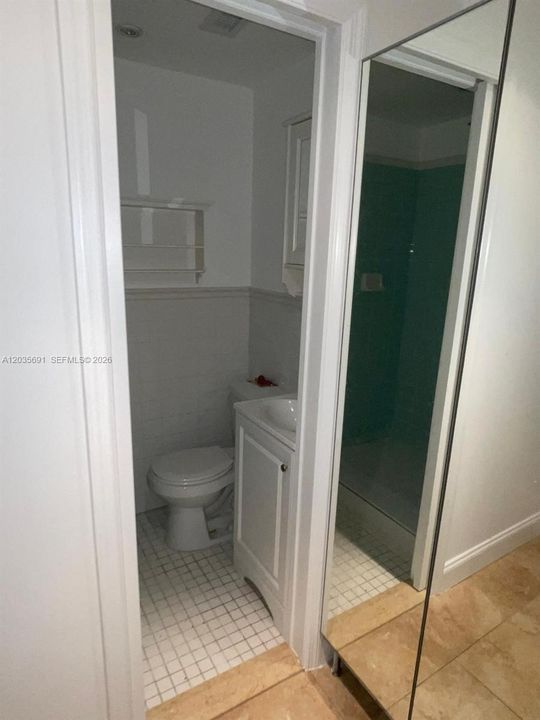 For Rent: $3,200 (3 beds, 2 baths, 1407 Square Feet)