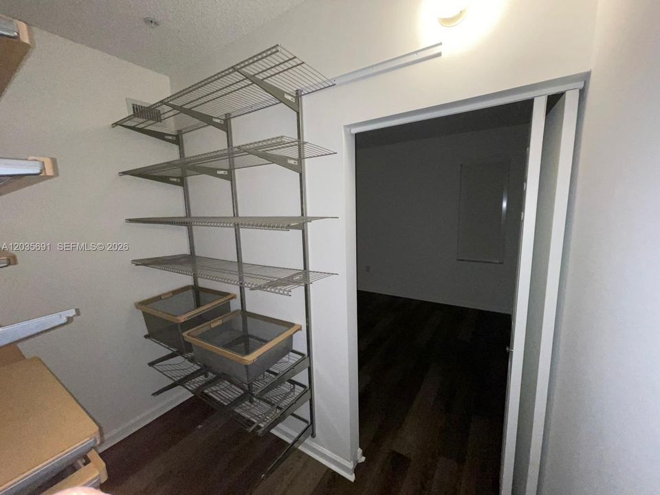 For Rent: $3,200 (3 beds, 2 baths, 1407 Square Feet)