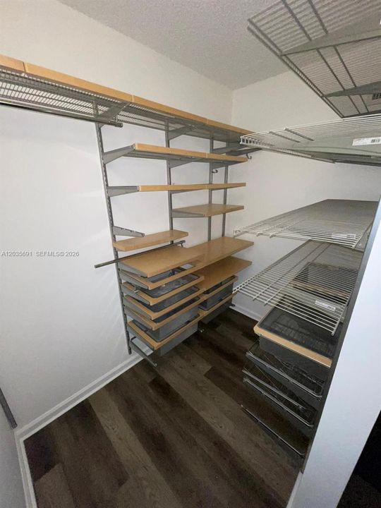 For Rent: $3,200 (3 beds, 2 baths, 1407 Square Feet)