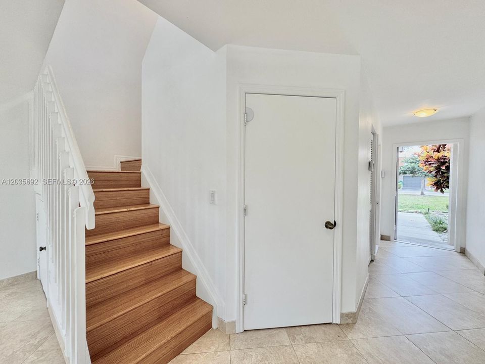 For Rent: $3,250 (3 beds, 2 baths, 1648 Square Feet)