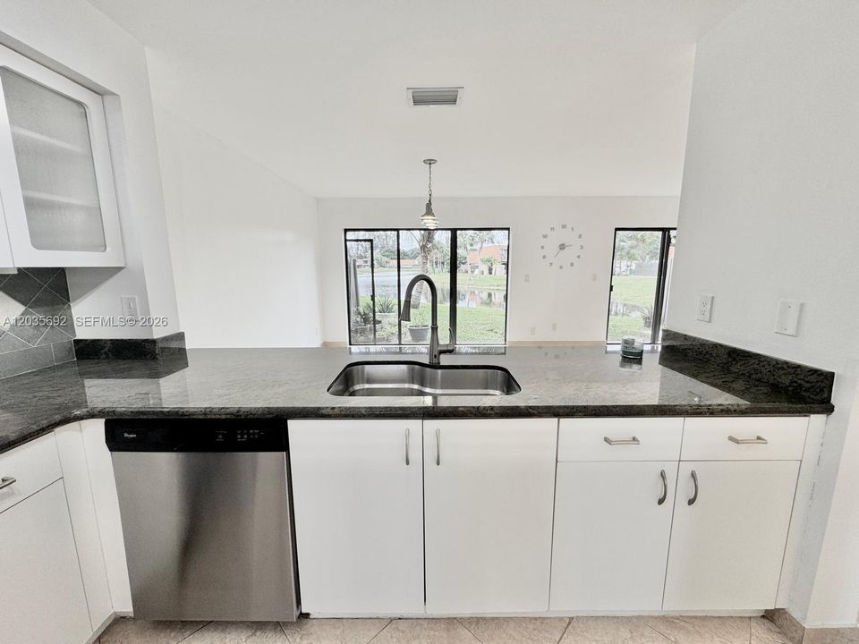 For Rent: $3,250 (3 beds, 2 baths, 1648 Square Feet)