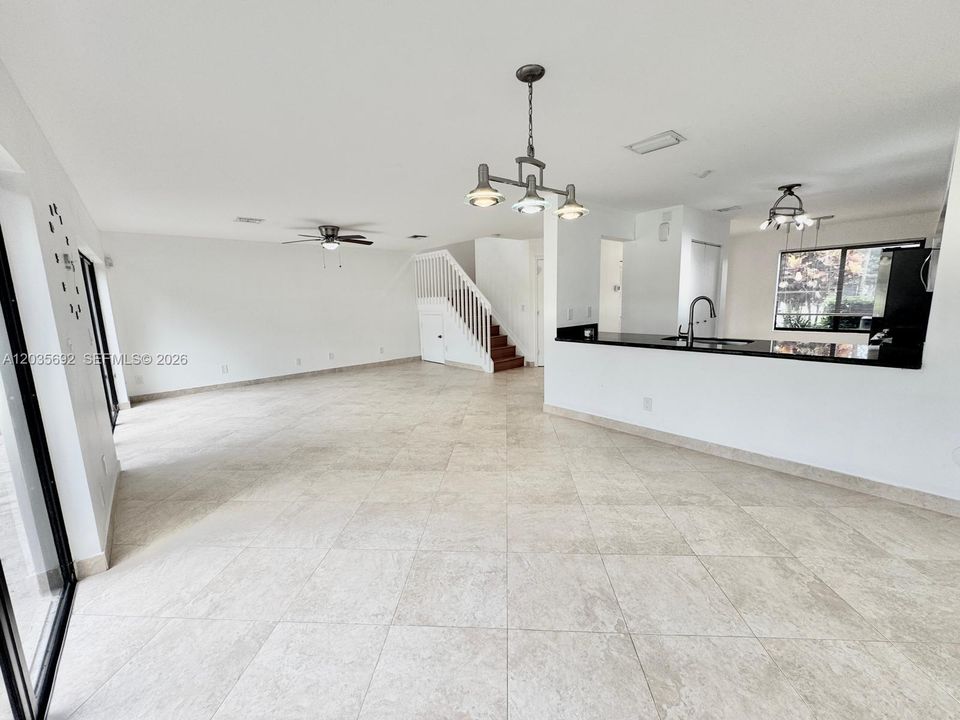 For Rent: $3,250 (3 beds, 2 baths, 1648 Square Feet)