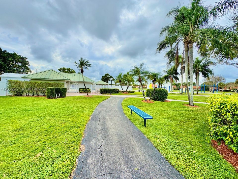 For Rent: $3,250 (3 beds, 2 baths, 1648 Square Feet)