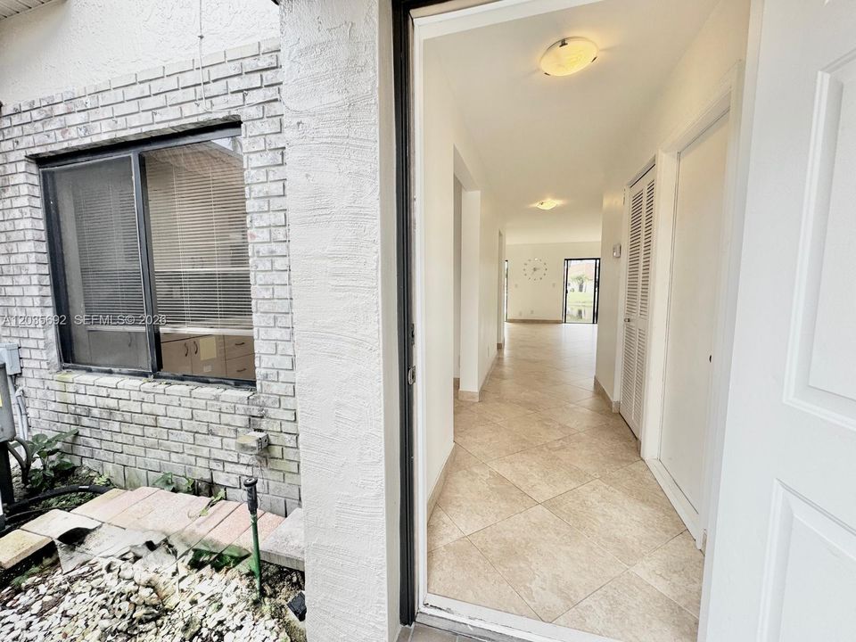 For Rent: $3,250 (3 beds, 2 baths, 1648 Square Feet)