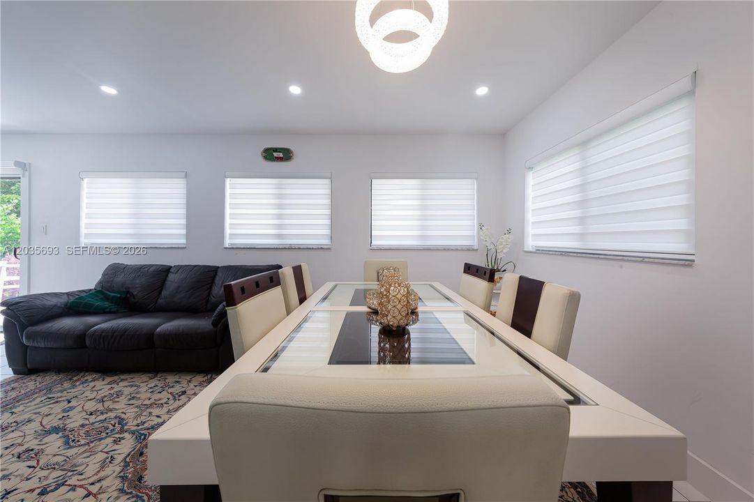 En Renta: $4,200 (4 camas, 3 baños, 1411 Pies cuadrados)