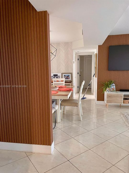 For Rent: $2,200 (2 beds, 2 baths, 1150 Square Feet)