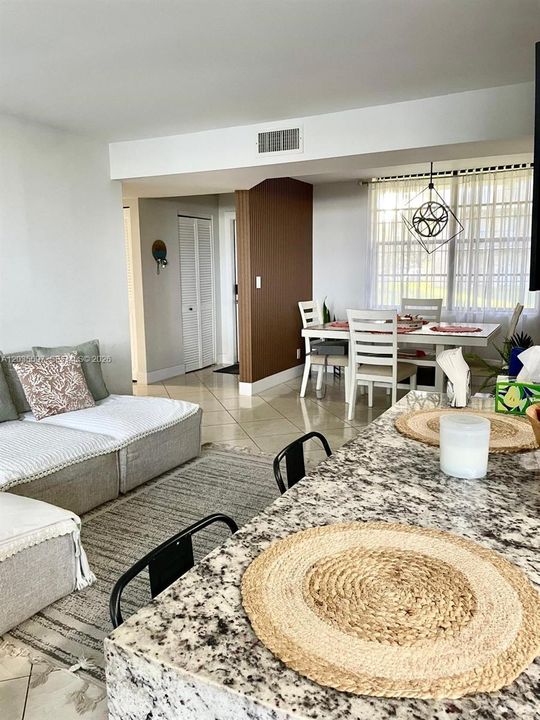 For Rent: $2,200 (2 beds, 2 baths, 1150 Square Feet)