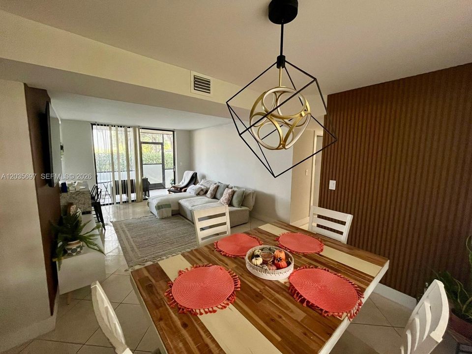 For Rent: $2,200 (2 beds, 2 baths, 1150 Square Feet)
