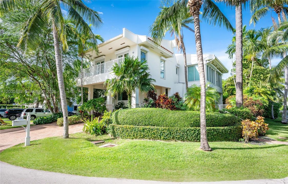 На продажу: $5,199,000 (6 спален, 4 ванн, 3356 Квадратных фут)