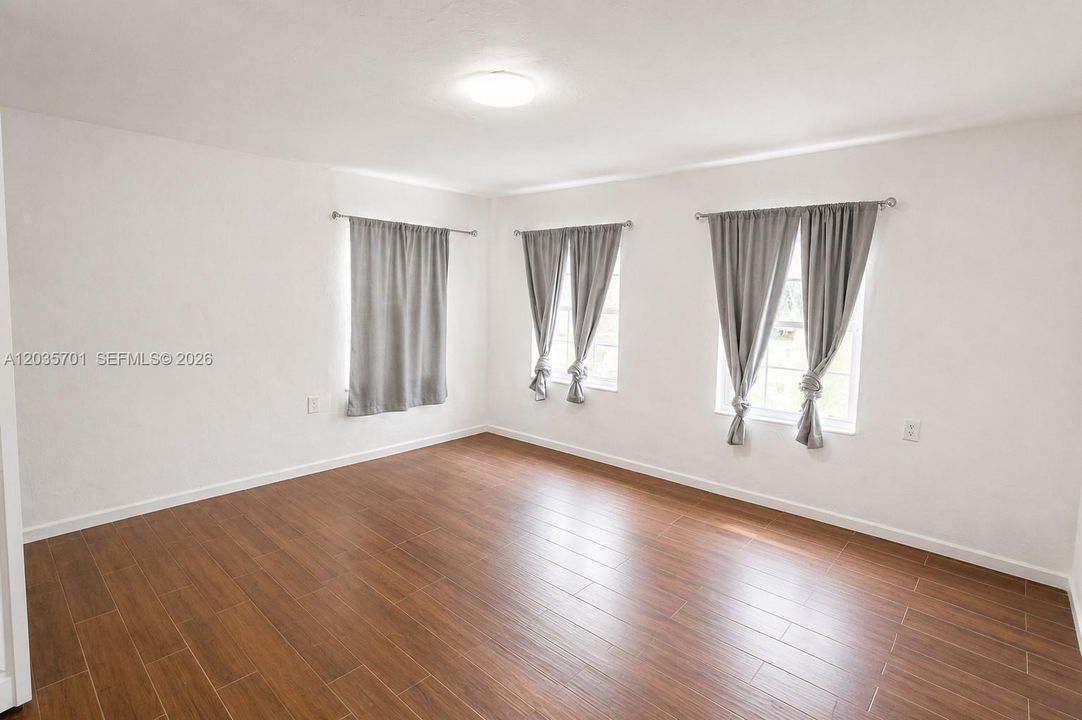 For Sale: $695,000 (7 beds, 2 baths, 2344 Square Feet)