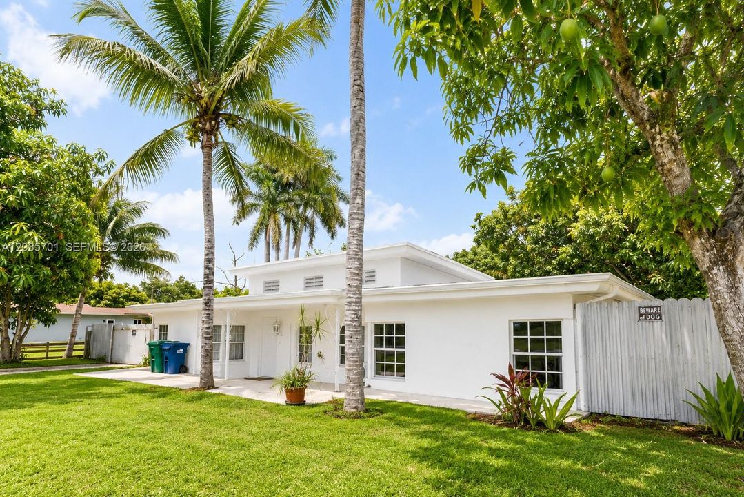 For Sale: $695,000 (7 beds, 2 baths, 2344 Square Feet)