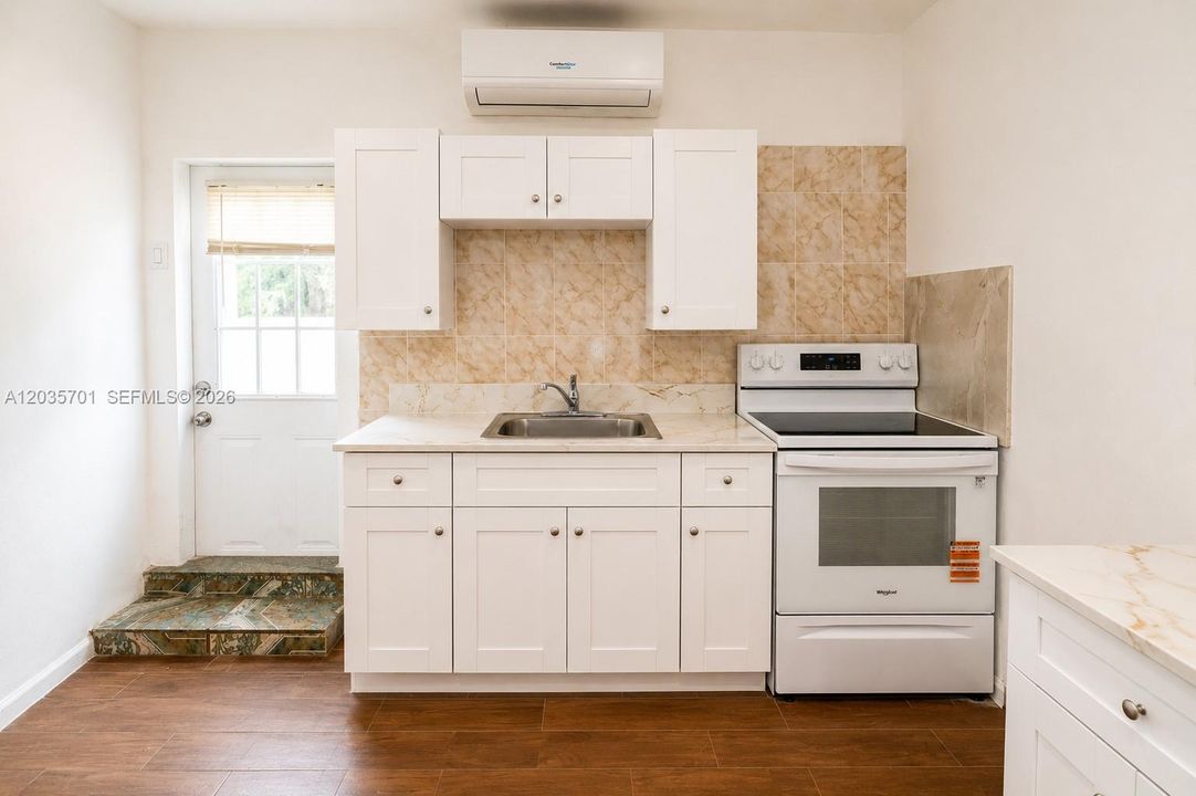 For Sale: $695,000 (7 beds, 2 baths, 2344 Square Feet)