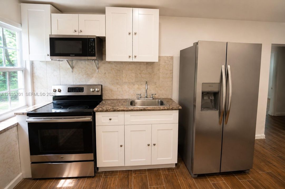 For Sale: $695,000 (7 beds, 2 baths, 2344 Square Feet)