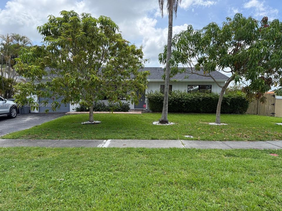For Sale: $545,000 (4 beds, 2 baths, 1266 Square Feet)