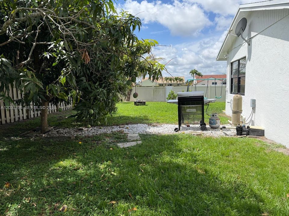 For Sale: $545,000 (4 beds, 2 baths, 1266 Square Feet)