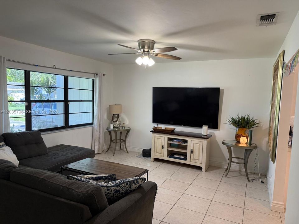 For Sale: $545,000 (4 beds, 2 baths, 1266 Square Feet)