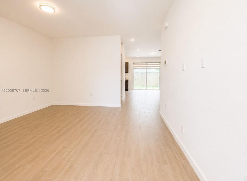 En Renta: $2,600 (3 camas, 2 baños, 1302 Pies cuadrados)