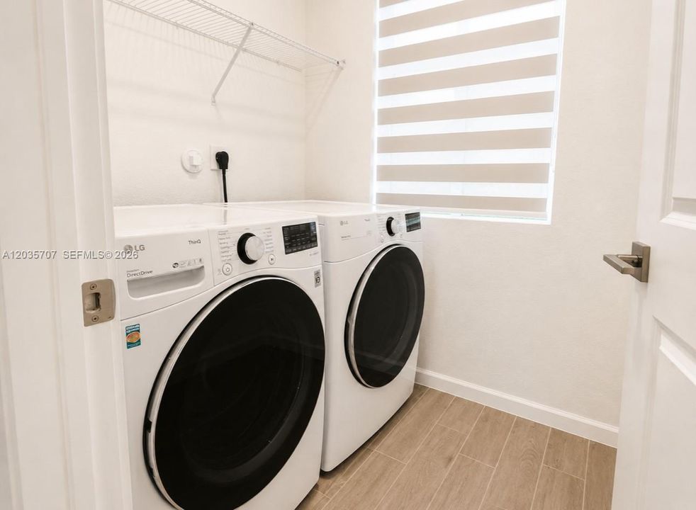 En Renta: $2,600 (3 camas, 2 baños, 1302 Pies cuadrados)