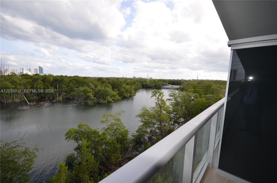 For Rent: $4,250 (2 beds, 2 baths, 1129 Square Feet)
