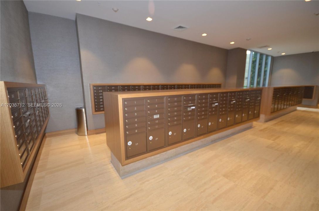 For Rent: $4,250 (2 beds, 2 baths, 1129 Square Feet)