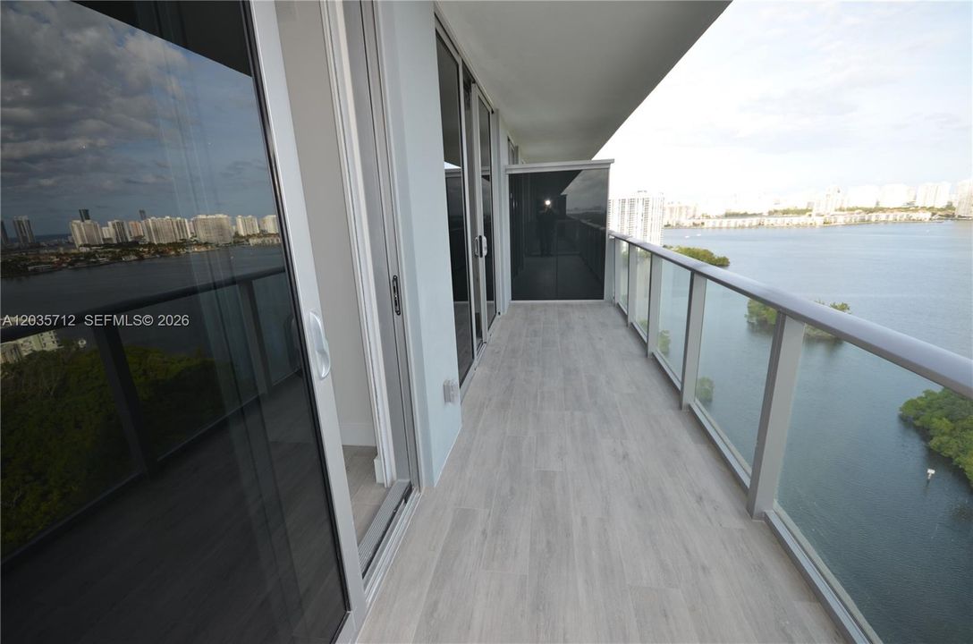 For Rent: $4,250 (2 beds, 2 baths, 1129 Square Feet)