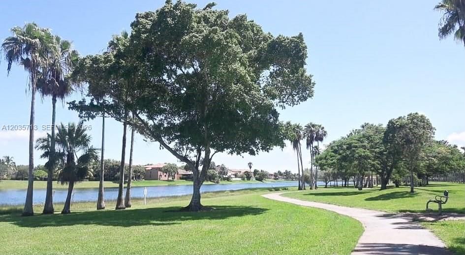 For Rent: $2,100 (2 beds, 2 baths, 817 Square Feet)