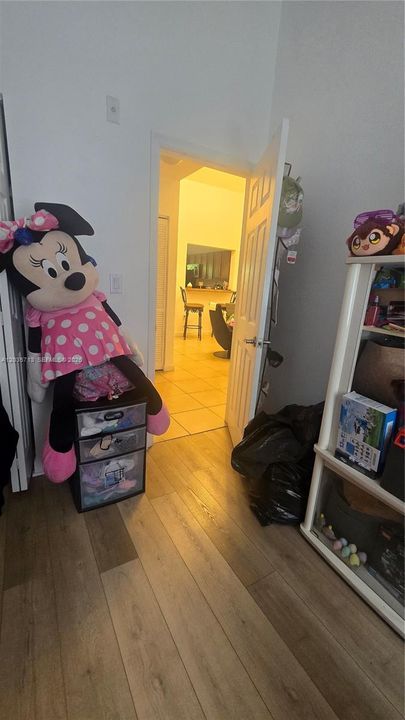 For Rent: $2,100 (2 beds, 2 baths, 817 Square Feet)