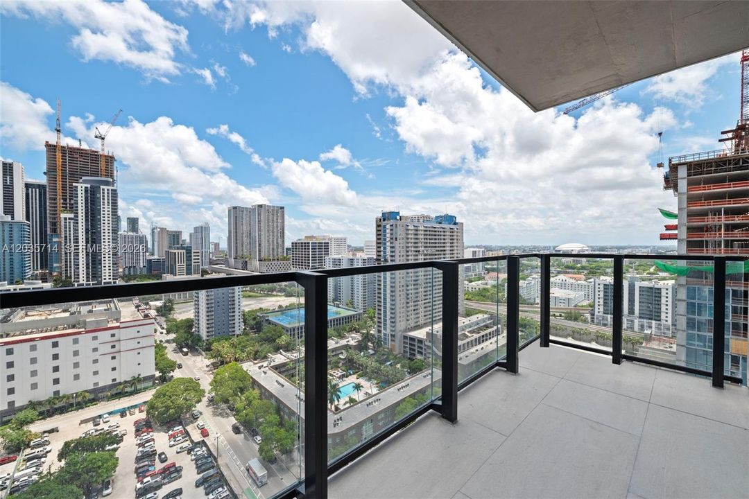 For Rent: $4,900 (2 beds, 2 baths, 977 Square Feet)