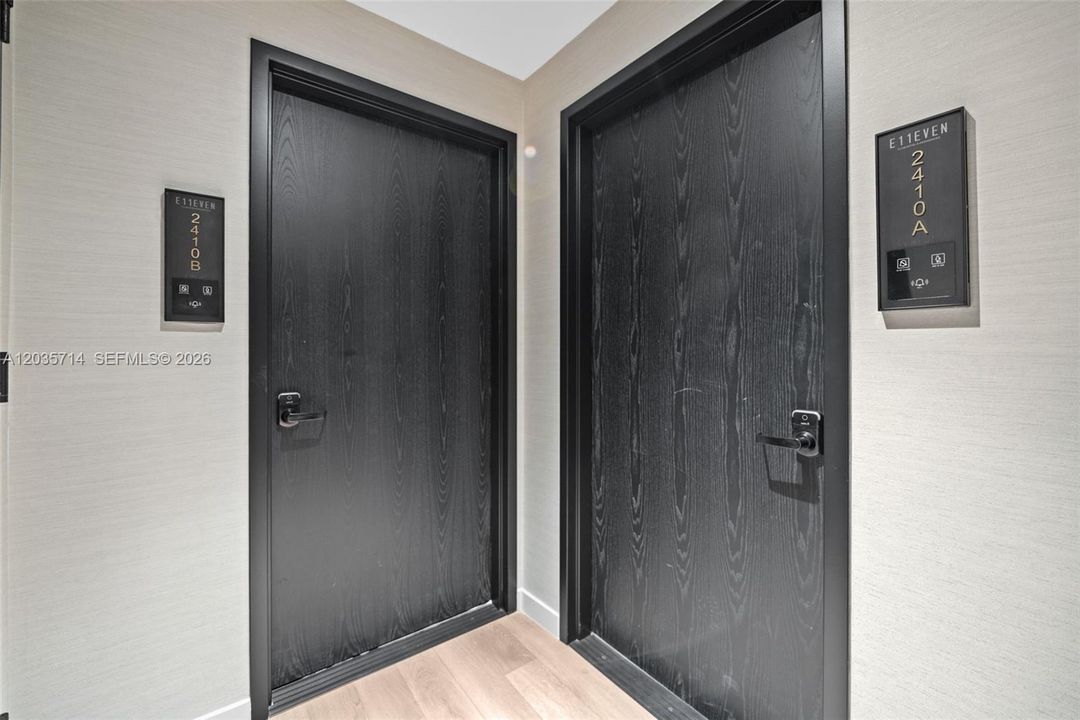 For Rent: $4,900 (2 beds, 2 baths, 977 Square Feet)