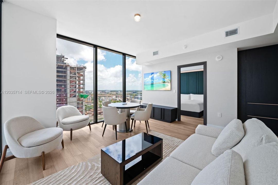 For Rent: $4,900 (2 beds, 2 baths, 977 Square Feet)